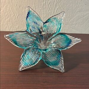 Elegant Glass Flower Art Piece